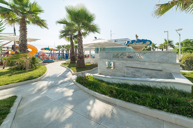 Hotel Diplomatic Риччоне Экстерьер фото